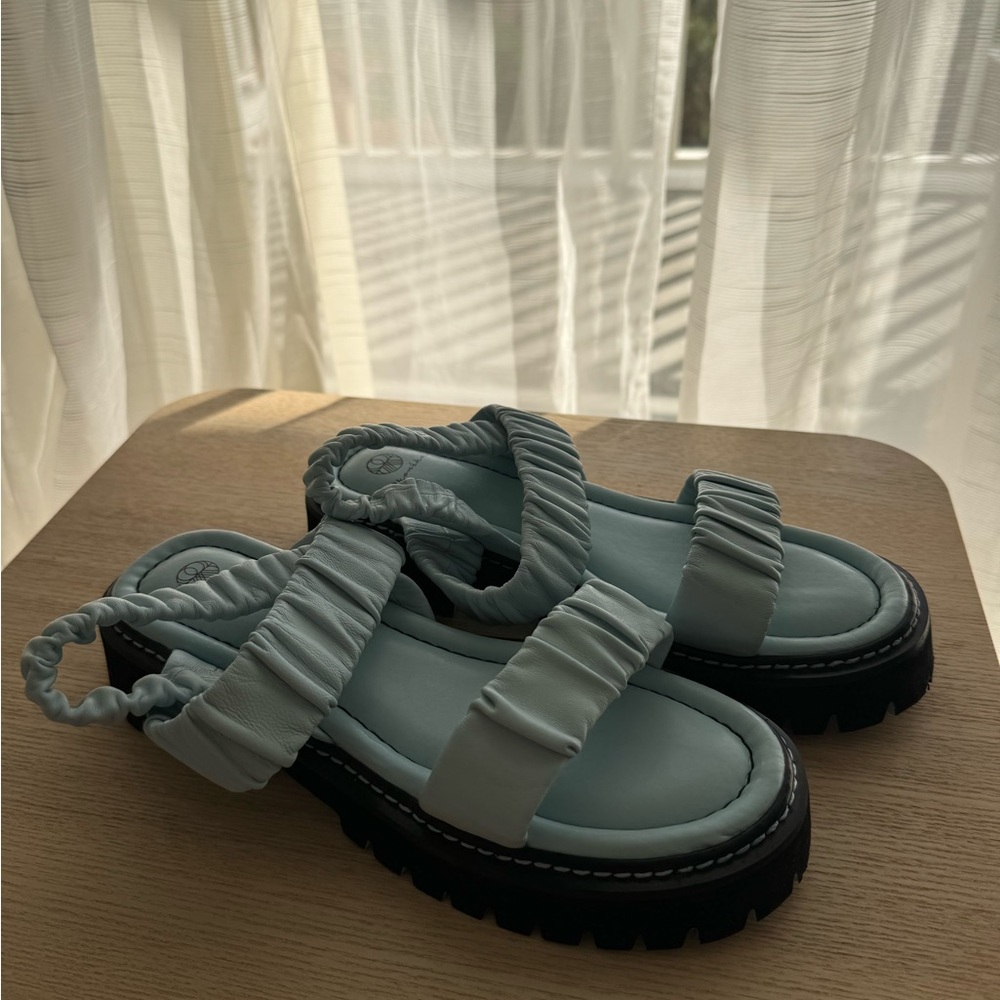 Shoes Econika